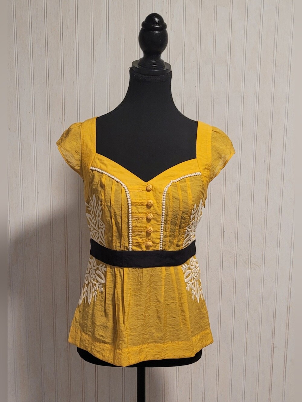 ​Anthropologie Floreat Marigold Yellow Embroidered Blouse 90210 ASO Size 0